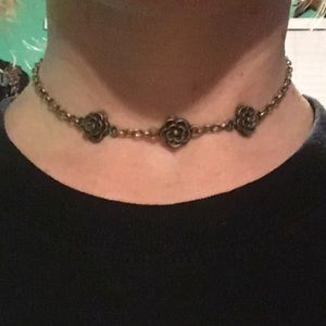 Choker necklace